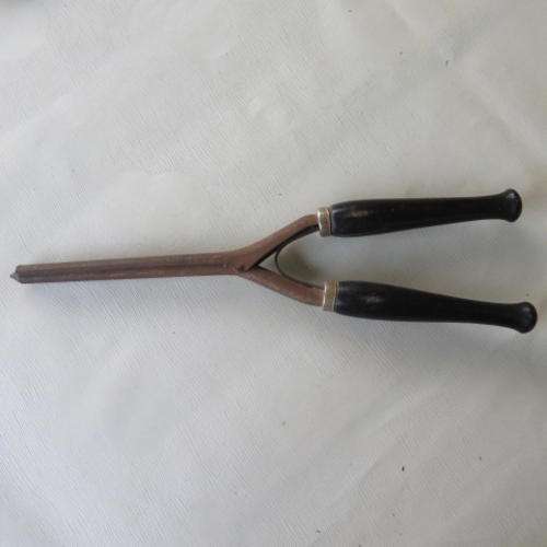 OLD METAL  HAIR CURLING TONGUE - 230 MM