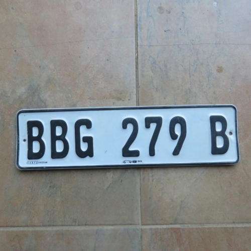 OLD SINGLE METAL NUMBER PLATE - BBG 279 B
