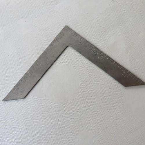 UNKNOWN FREE MASON ITEM????? - 97 X 97 MM - 15 MM WIDE