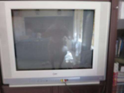 URGENT SALE!!!! - OLD LG FLATRON TV - 800  X 580 MM - 580 MM DEEP - 700 MM SCREEN - NOT A FLAT SCREE