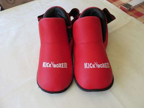 SHOES - SIZE XS - KICK BOXER