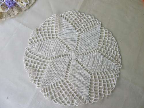 BEAUTIFUL DOILY - 300 MM DIAM. - AS PER SCAN
