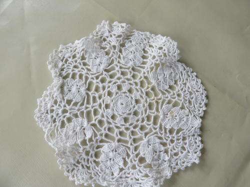 BEAUTIFUL DOILY - 180 MM DIAM. - AS PER SCAN