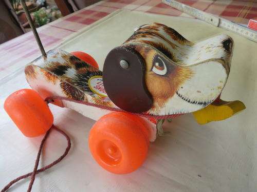 VINTAGE  WOODEN FISHER PRICE PULL ALONG  DOG - LITTLE SNOOPY - AS PER SCAN
