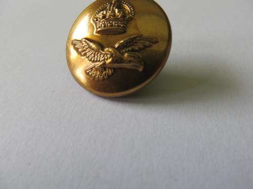 MILITARY BUTTON - AS PER SCAN - WILL COMBINE POSTAGE