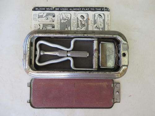 VINTAGE ROLLS RAZOR WITH ORIGINAL IN STRUCTION -  AS PER SCAN
