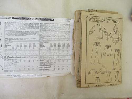 SIMPLICITY - PATTERN NO.7073 - MULTISIZED PATTERN - FACTORY FOLDED - AS PER SCAN