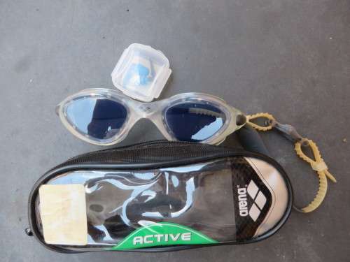 ACTIVE ARENA SWIMMING GOOGLES AND SPEEDO EAR PLUGS - AS PER SCAN