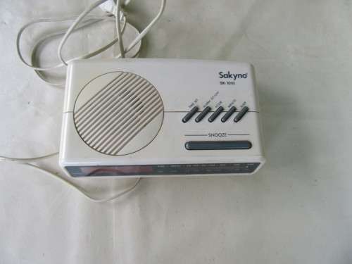 SAKYNO SK - 1010 RADIO AND ALARM CLOCK - AS PER SCAN