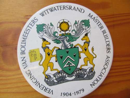 TILE - 150 MM DIAM. - MASTERS BUILDERS ASSOCIATION WITWATERSRAND 1904 - 1979 - AS PER SCAN
