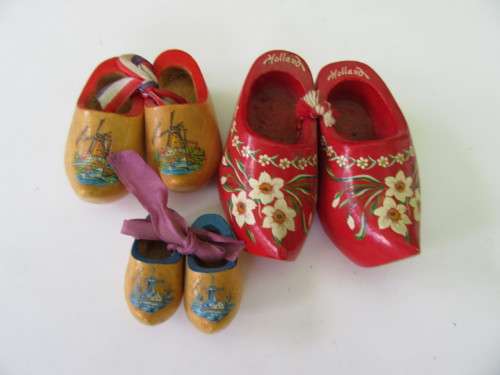 STRAIGHT INTO YOUR PRINTERS TRAY - 3 SMALL  CLOGGS FROM HOLLAND - 35,55 AND 70 MM - AS PER SCAN