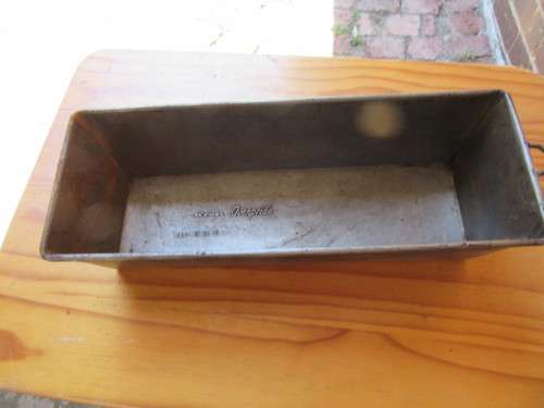 BREAD LOAF FORM - WELL USED - 375 X 140 X 100 MM - KROST OVENPRIDE -   AS PER SCAN - A BIT RUSTY