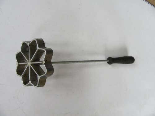 OLD ALUMINIUM SNACKLE MAKER - AS PER SCAN