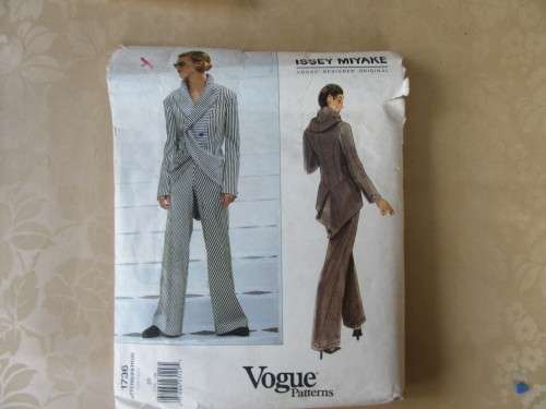 VOGUE - PATTERN NO. 1736 - SIZE 10 - FACTORY FOLDED - AS PER SCAN