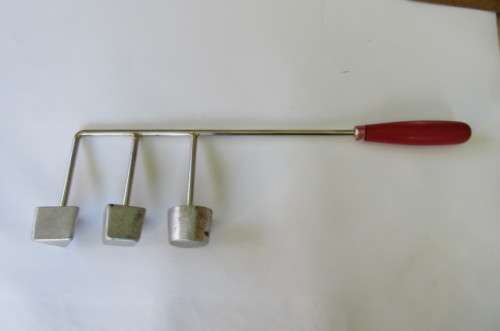 OLD DOUGH SNACKLE IRON - 150 MM WIDE - 390 MM LONG - AS PER SCAN