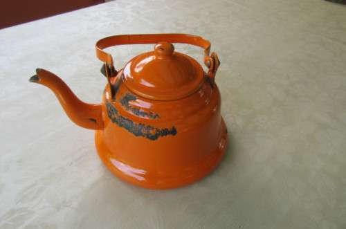 SCARCE ORANGE ENAMEL COFFEE / TEA / WATER KETTLE - 160 MM DIAM. - 110 MM HIGH - AS PER SCAN