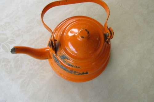 SCARCE ORANGE ENAMEL COFFEE / TEA / WATER KETTLE - 160 MM DIAM. - 110 MM HIGH - AS PER SCAN