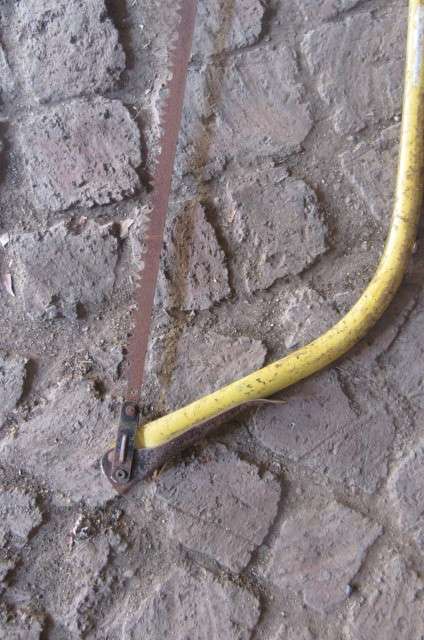 OLD SAW- 750 MM - TO BE COLLECTED