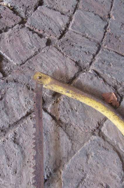 OLD SAW- 750 MM - TO BE COLLECTED