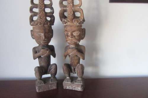 TWO BEAUTIFUL CARVED WODEN ETHNIC CARVINGS - ASIAN - APPR. 78 AND 85 MM HIGH -
