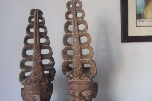 TWO BEAUTIFUL CARVED WODEN ETHNIC CARVINGS - ASIAN - APPR. 78 AND 85 MM HIGH -