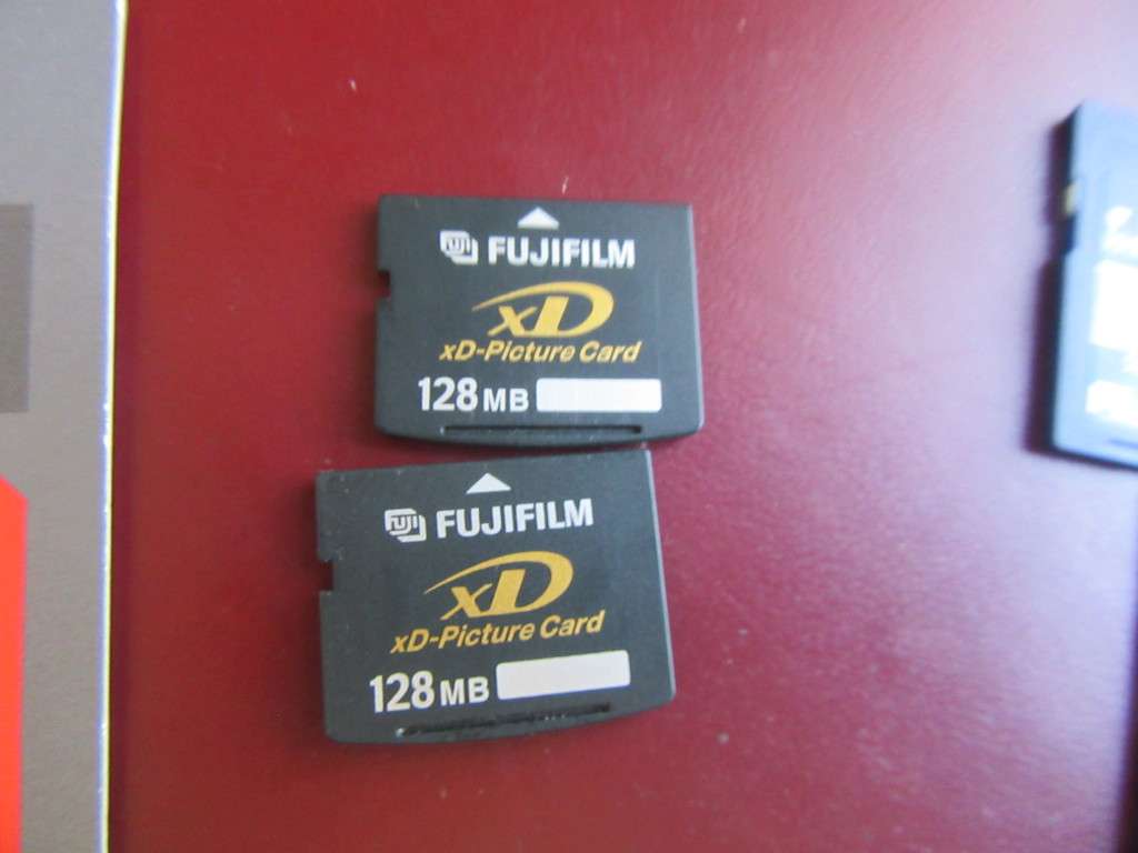 MEMORY CARD CLEARANCE -- 6 VARIOUS - AS PER DESCRIPTION - LD