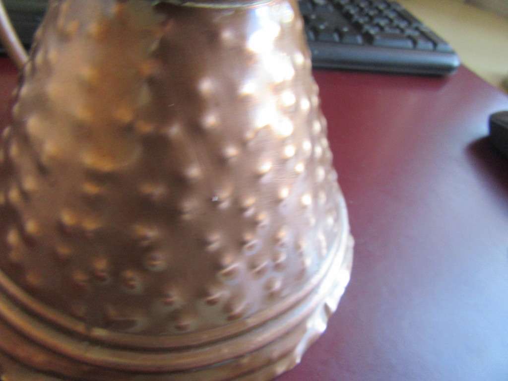 VINTAGE HAMMERED COPPER JUG - 140 MM DIAM.- 115MMHIGH - AS PER SCAN