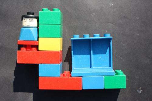 DUPLO -11 BLOCKS OR FIGURES
