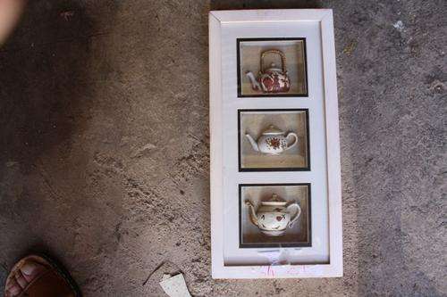PICTURE 380 X 180 WITH  3 TEAPOTS