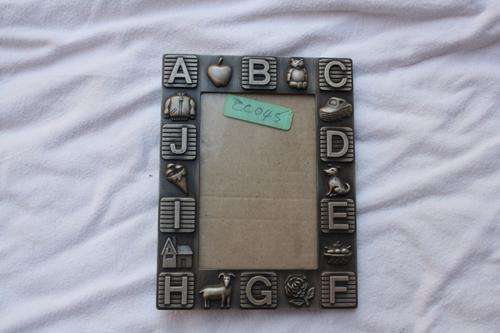 METAL PHOTO FRAME - 165 X 125 MM