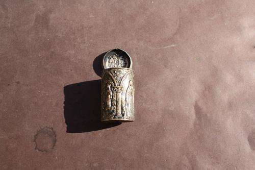 BEAUTIFUL LITTLE ROUND BOX WITH LID - 20 MM DIAM. - 30 MM HIGH