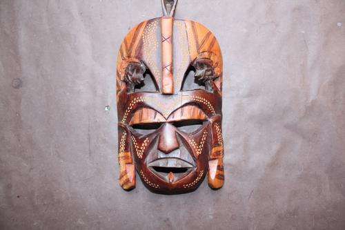CARVED WOODEN AFRICAN MASK - 200 MM - CLEARANCE SALE