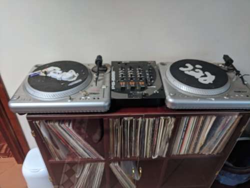 2 x Vestax PDX2000 Turntables, Gemini 626 Pro, 2 x Ortofon catridges and Audio4 DJ