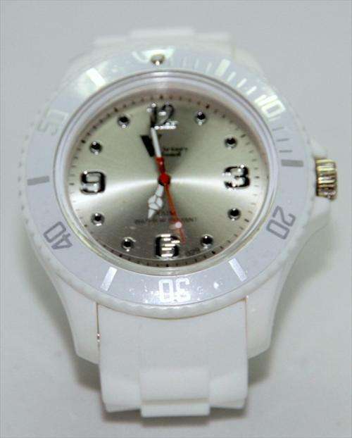 UNISEX FASHION RUBBER WHITE WATCH  - VICTORY CLOUD