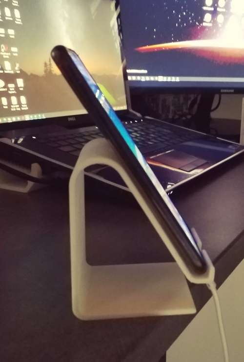 Android/Apple/Smartphone Stand with Charging Access