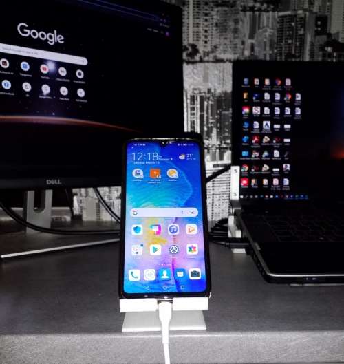 Android/Apple/Smartphone Stand with Charging Access
