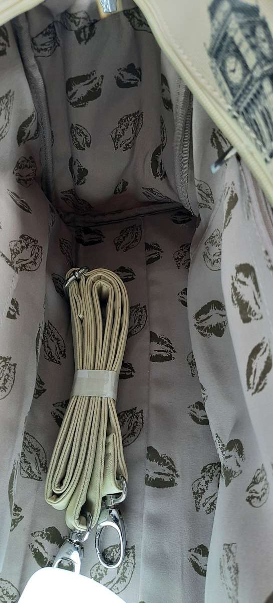 LARGE TRAVEL BAG BY VIVACE!LONDON PRINT ON OFF WHITE OR LIGHT CREAM!!