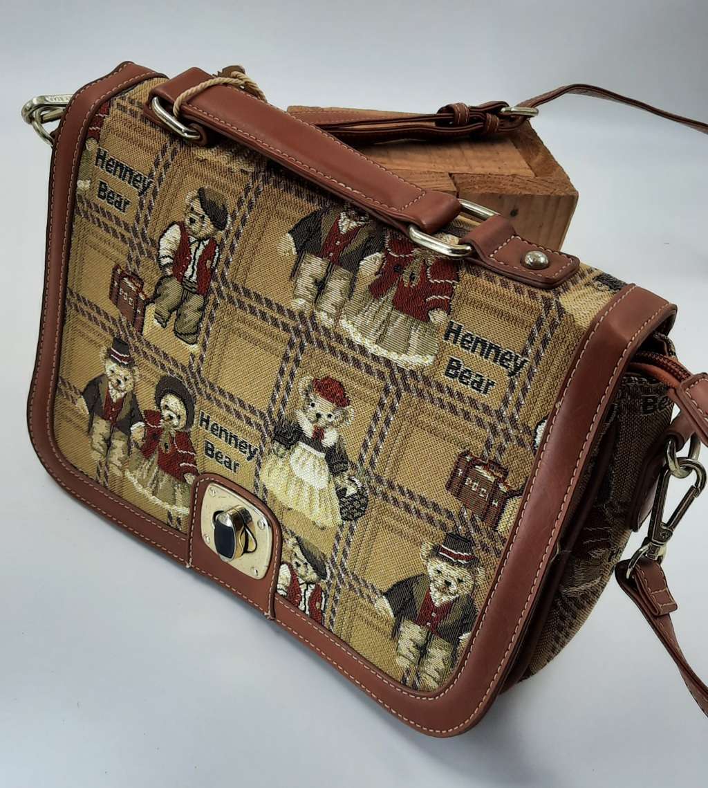 ##cute##HENNEY BEAR MESSENGER BAG!! IN BROWN