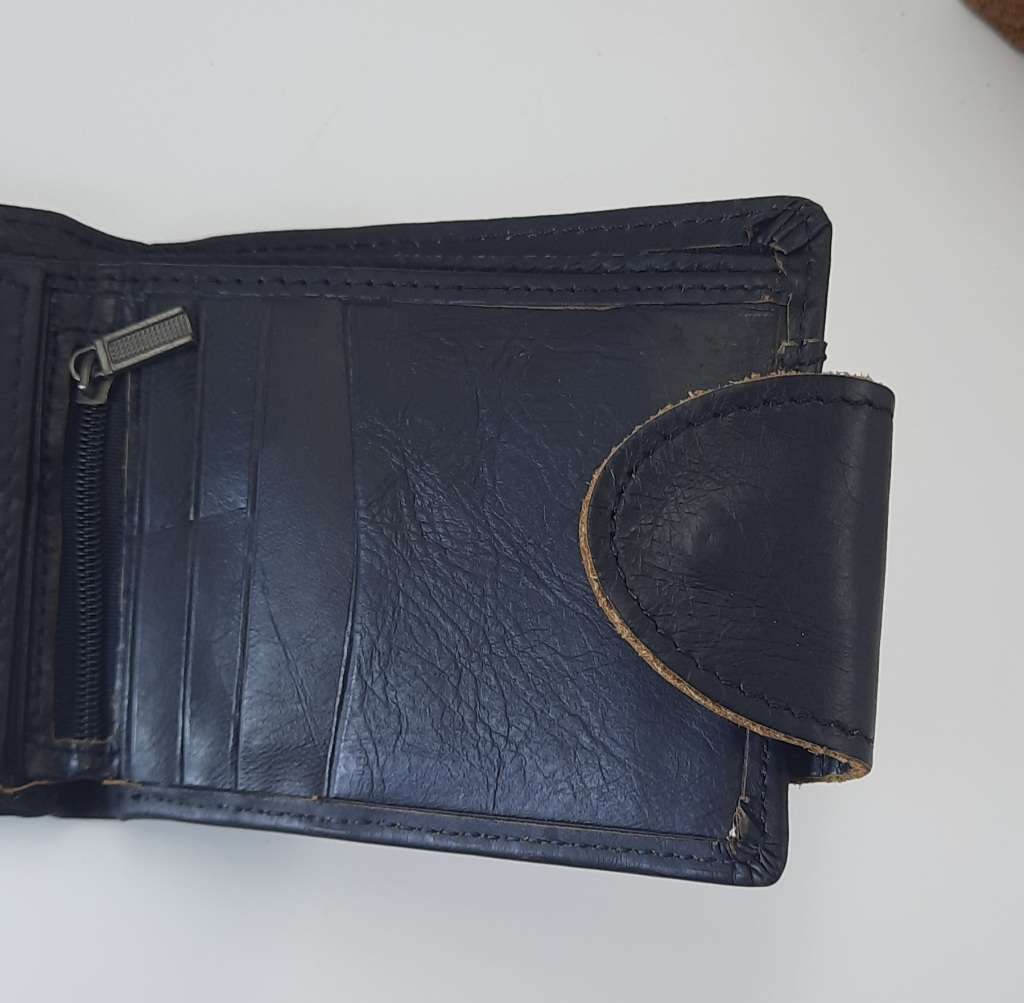 Genuine leather wallet by CAMEL MOUNTAIN##in BLACK##