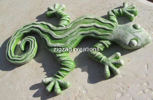 FUNKY LIZZARD in green with double sided tape.