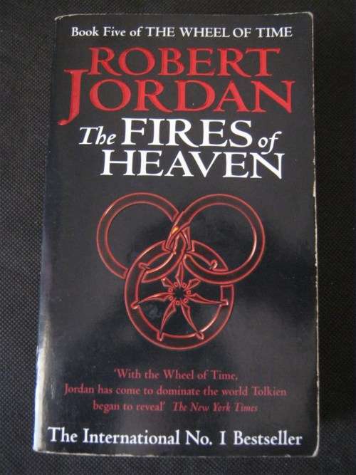 Wheel of Time Book 5: The Fires of Heaven - Robert Jordan