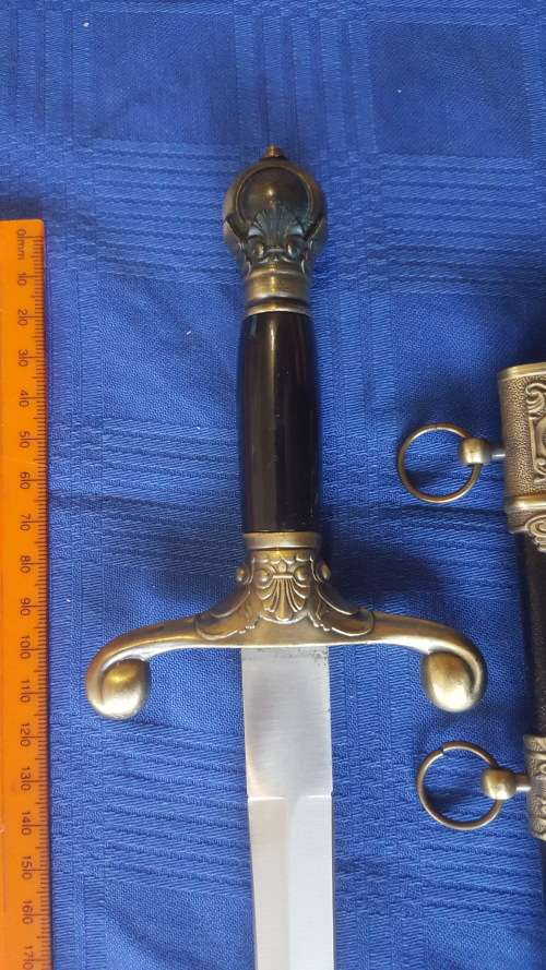 Display Dagger