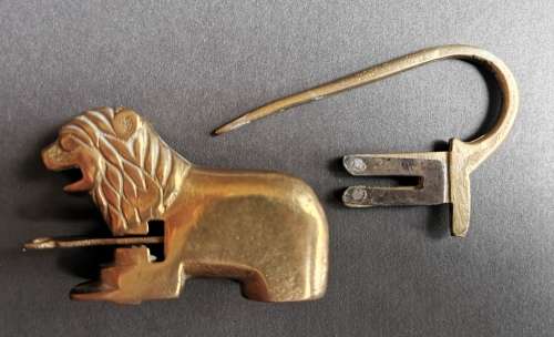 Antique Brass Chinese Foo Dog Padlock with Key