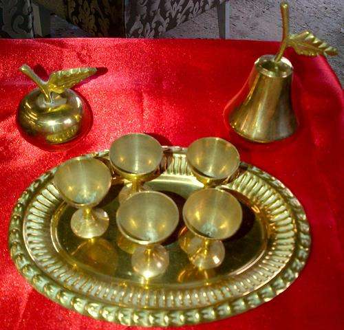 Copper Tray with 5 Glasses and 2 Fruits