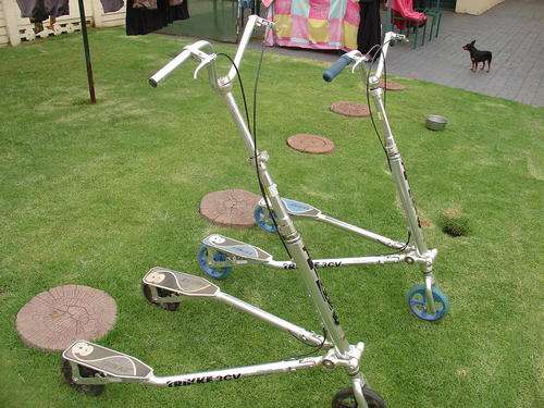 Trikke 8 T8 3CV 3 Wheel Cambering Carving Scooter