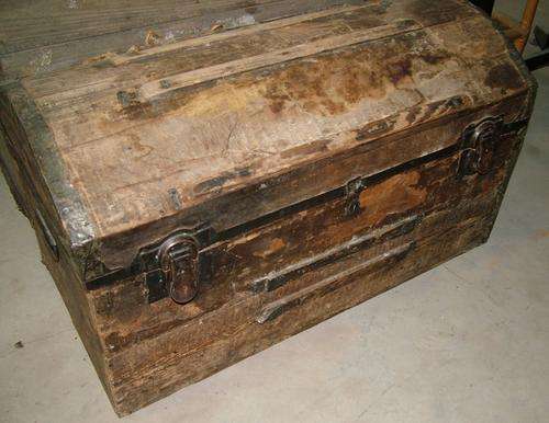 Antique wooden Kist
