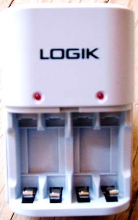 Logik  Battery Charger AA + AAA combined***new