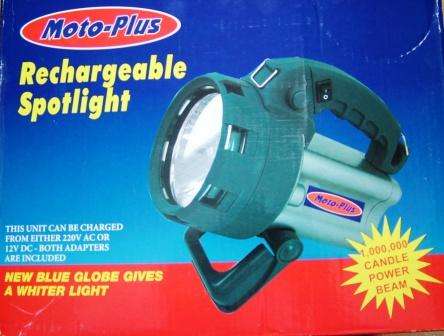 MOTO-PLUS RECHARGEABLE SPOTLIGHT  WITH CHARGER : 1000 000 CANDLE POWER BEAM