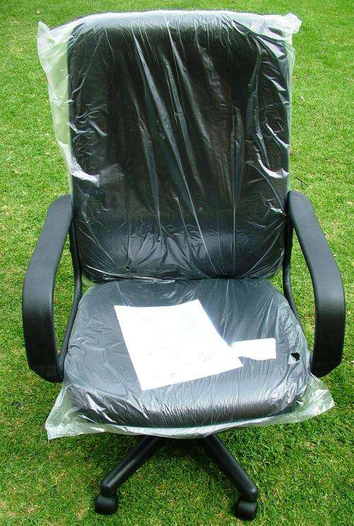 MATERIAL HIGH-BACK DESK CHAIR WITH TILT BACK-REST AND GAS-HEIGHT ADJUSTMENT