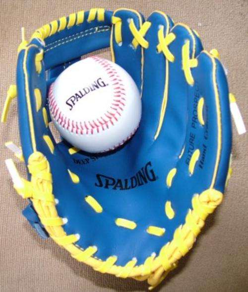 SPALDING BASEBALL GLOVE AND BALL SET